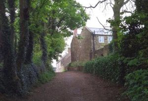 Pathways Cottage Holiday Cottage Local Walk 1 Valley Old Drive Way to Ogston Hall