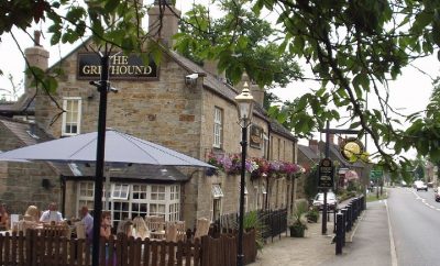 Pubs And Restaurants Within Walking Distance